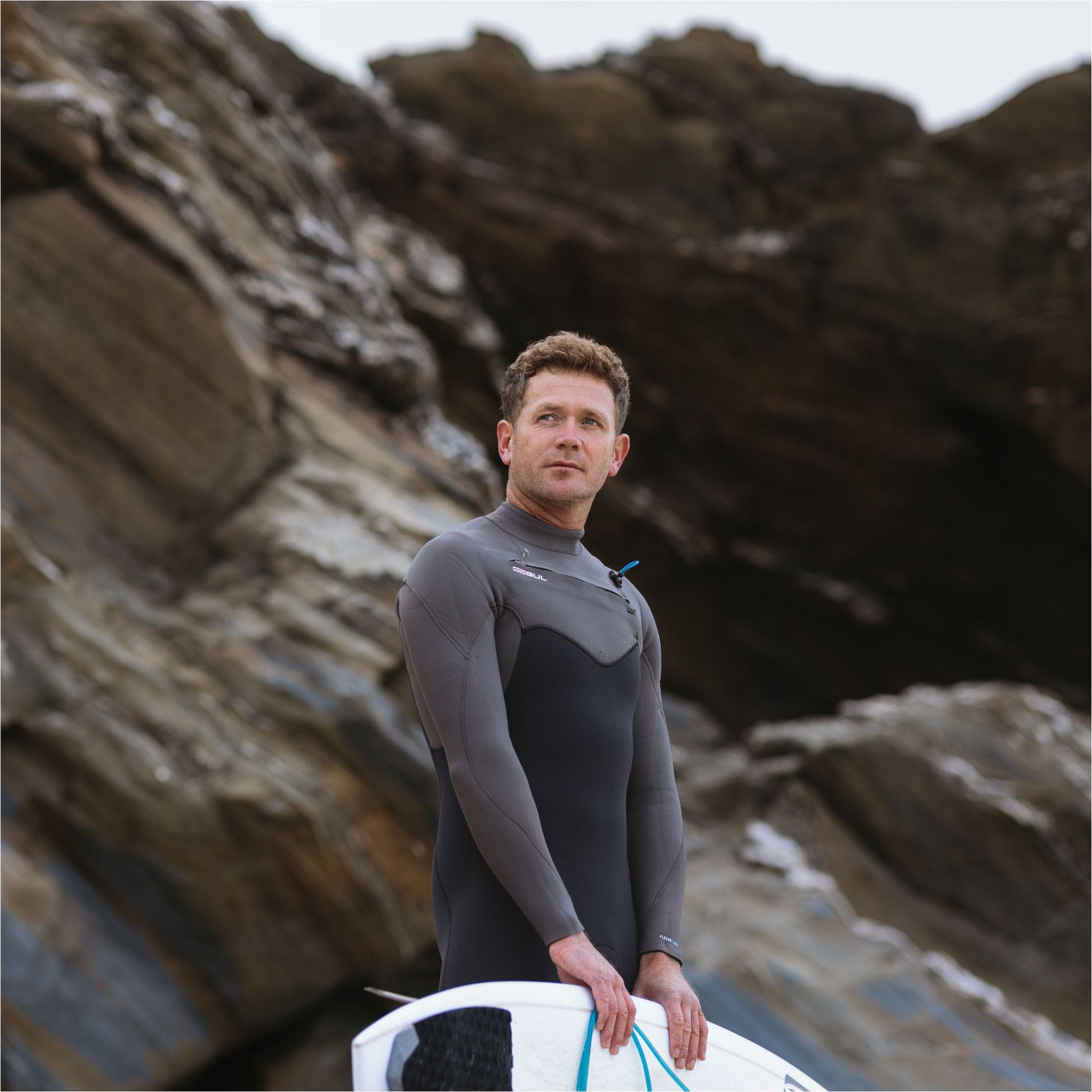 2025 Gul Mens Yulex Flexor 5/4mm Chest Zip Wetsuit FX1221-BKGY - Black / Grey